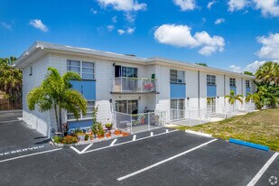 CasaDova Apartments in Kenneth City, FL - Building Photo