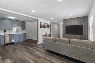 4102 N Hubert Ave in Tampa, FL - Building Photo - Building Photo