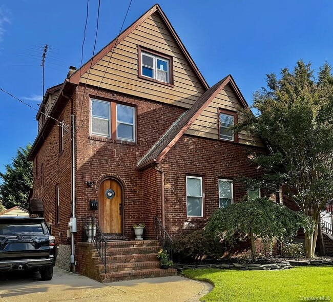 property at 111 Piccadilly Downs