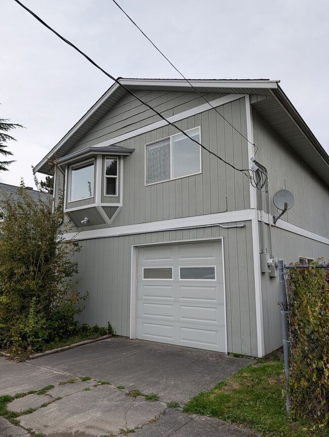 1020 S 3rd St in Mount Vernon, WA - Building Photo - Building Photo