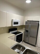 1666 SE 27th Ct in Homestead, FL - Building Photo - Building Photo