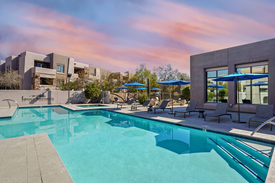 Legacy Apartments at Dove Mountain in Marana, AZ - Foto de edificio