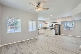 7010 N 80th Ave, Unit 2 BEDS 1 BATH in Glendale, AZ - Building Photo