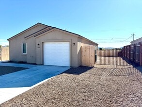 3154 Neal Ave in Kingman, AZ - Building Photo - Building Photo