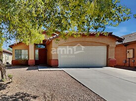 10027 W Southgate Ave in Tolleson, AZ - Building Photo