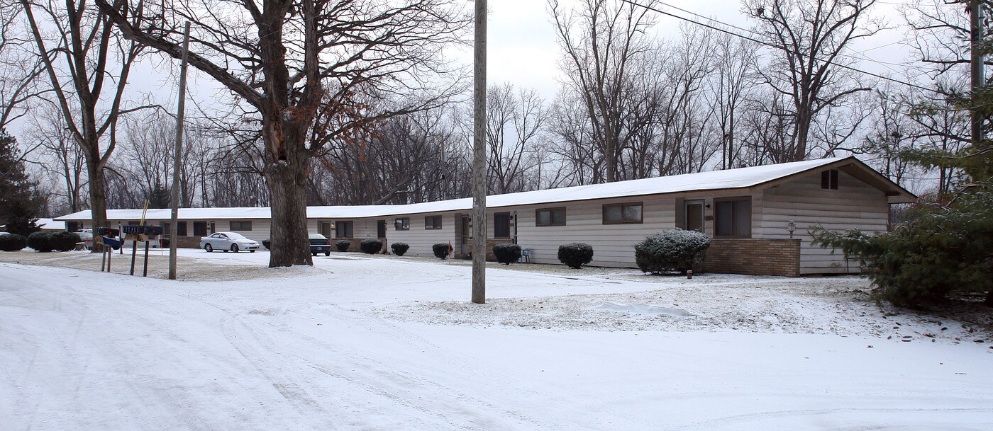 El Dot Arms Apartments in Fort Wayne, IN - Building Photo