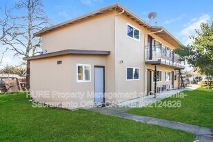 130 Elm St in Roseville, CA - Building Photo