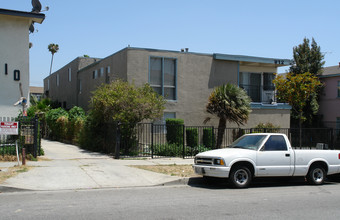 Chateau Catalina in Los Angeles, CA - Building Photo - Building Photo