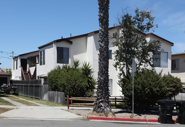 3704 Madison Ave in San Diego, CA - Foto de edificio - Building Photo