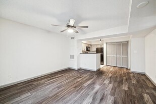 1710 W T C Jester Blvd in Houston, TX - Building Photo
