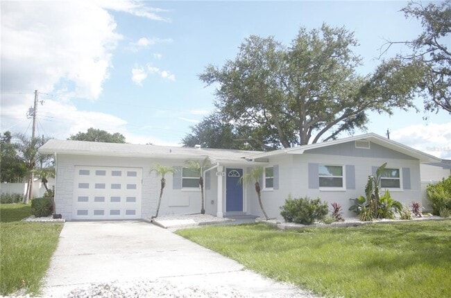 property at 4714 W Chapin Ave