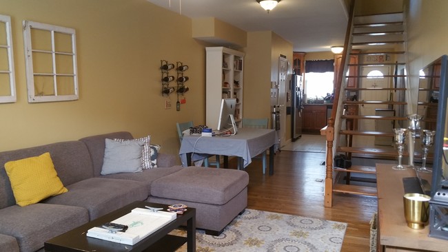 241 S Robinson St, Unit 01-23A in Baltimore, MD - Building Photo - Building Photo