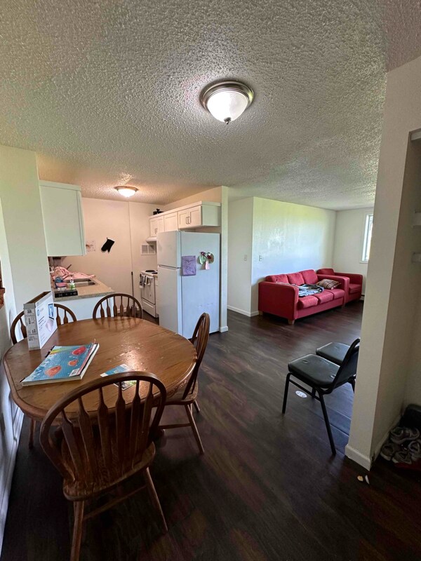 1508 1st St E-Unit -102 in Thief River Falls, MN - Building Photo - Building Photo