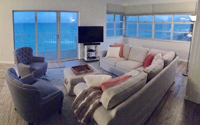 1950 S Ocean Dr, Unit 8Q in Hallandale Beach, FL - Building Photo - Building Photo