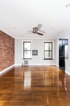 E 100TH ST. in New York, NY - Foto de edificio - Building Photo