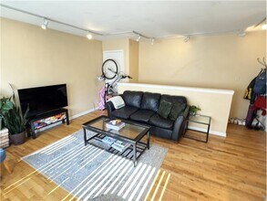 715 W Diversey Pkwy in Chicago, IL - Building Photo - Building Photo