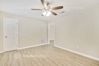7110 Carolyn Cir in Lithia Springs, GA - Foto de edificio - Building Photo