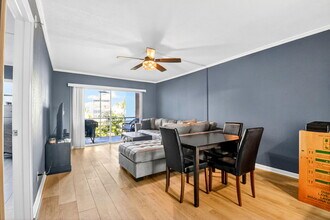 1630 Embassy Dr in West Palm Beach, FL - Foto de edificio - Building Photo