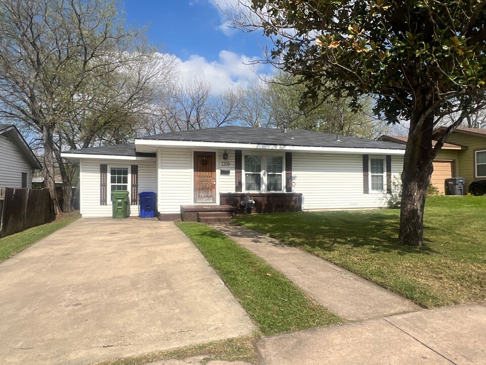 2208 Joey St in Waco, TX - Foto de edificio