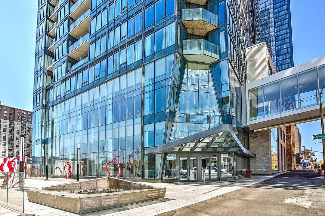 1188 Rue Saint-Antoine O in Montréal, QC - Building Photo