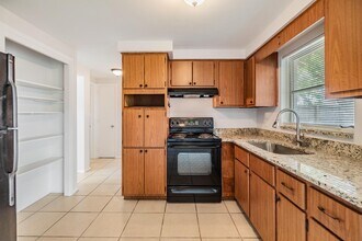 3642 Berkshire St in Port Richey, FL - Building Photo - Building Photo