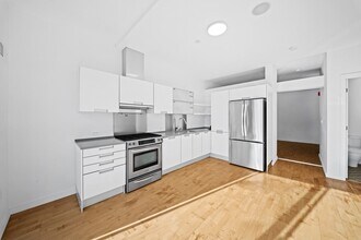 346 Congress St in Boston, MA - Building Photo - Building Photo