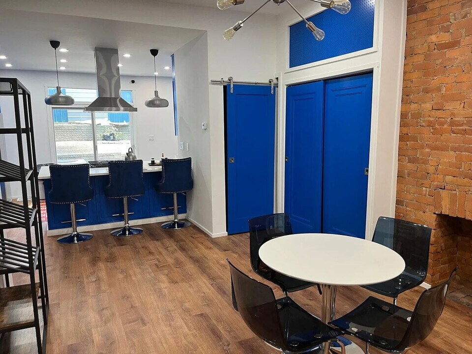 5160 Carnegie St in Pittsburgh, PA - Building Photo