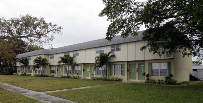 The Townhomes Of Plantation in Plantation, FL - Foto de edificio - Building Photo