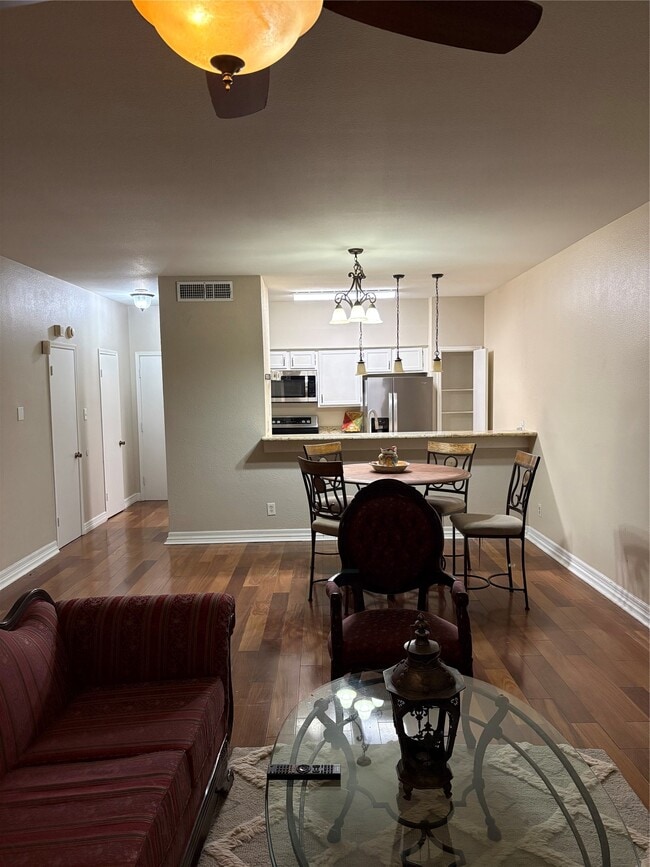 property at 580 Wilcrest Dr