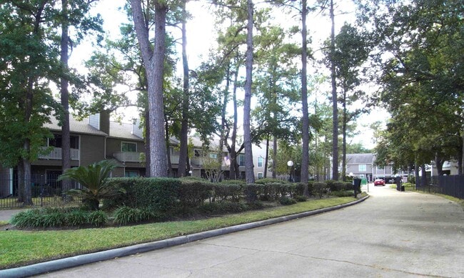 14911 Wunderlich Dr in Houston, TX - Foto de edificio - Building Photo