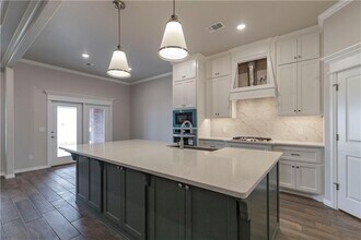 18801 Grove Pkwy in Edmond, OK - Building Photo - Building Photo