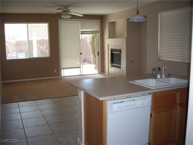 9563 W Cherokee Ave in Las Vegas, NV - Foto de edificio - Building Photo