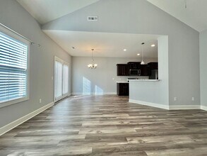 3791 Willow Creek Rd in Nashville, TN - Building Photo - Building Photo