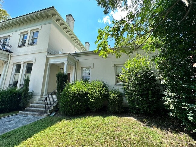 1101 W Grace St in Richmond, VA - Building Photo - Building Photo
