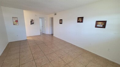 826 Sky Lake Cir in Orlando, FL - Building Photo - Building Photo