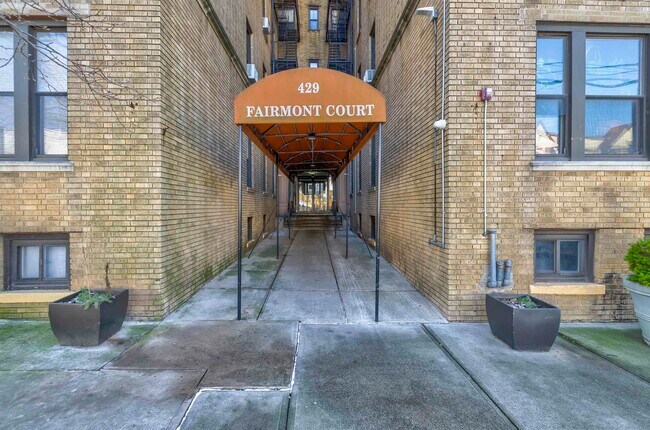 429 Fairmount Ave-Unit -109 in Jersey City, NJ - Building Photo - Building Photo