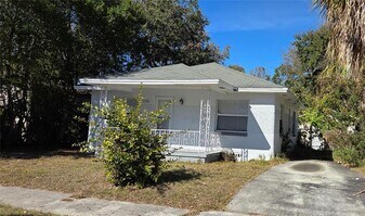 1741 W Walnut St in Tampa, FL - Building Photo