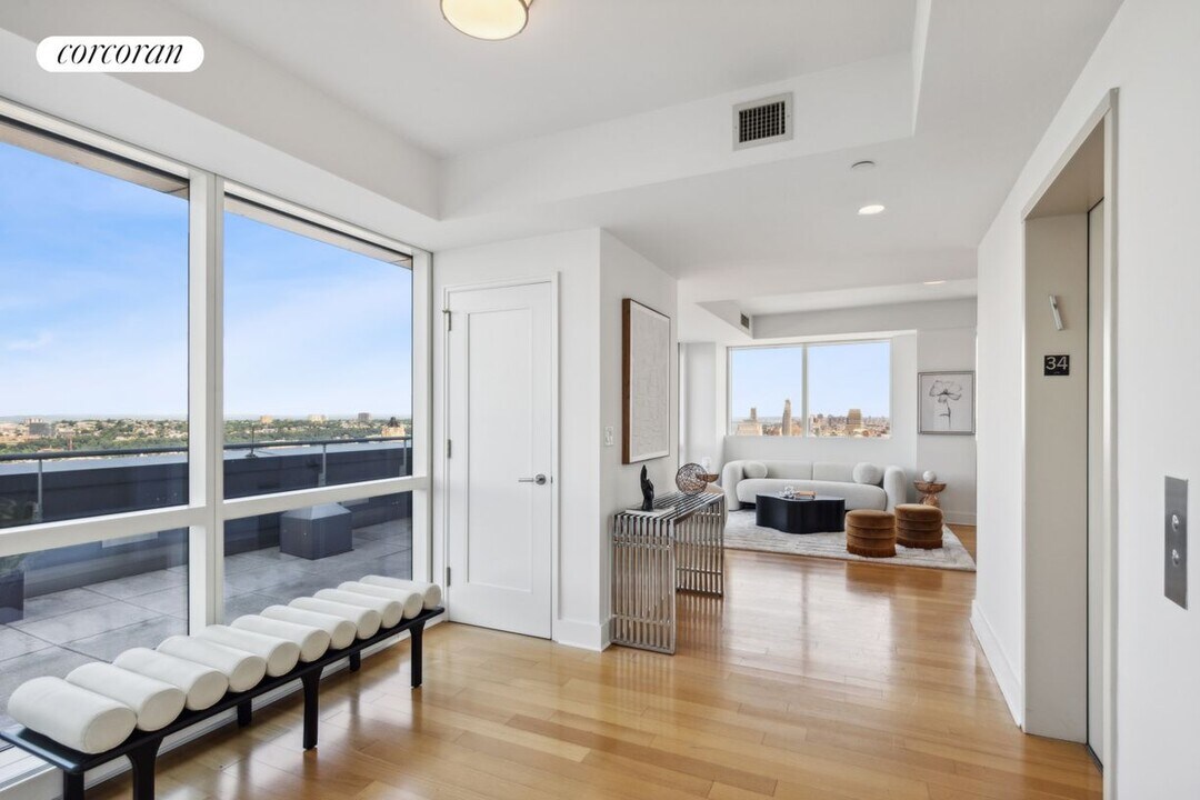2628 Broadway in New York, NY - Building Photo