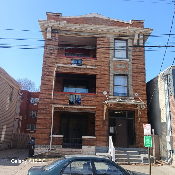 431 Greenup St in Covington, KY - Building Photo