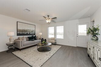 2709 Ctr Crk Ln in Fort Worth, TX - Building Photo - Building Photo