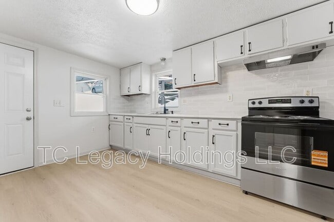 16 Flint St in Clarksburg, WV - Building Photo - Building Photo