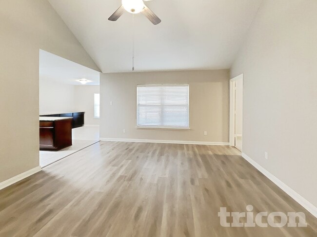 112 Liberty Ln in Venus, TX - Foto de edificio - Building Photo