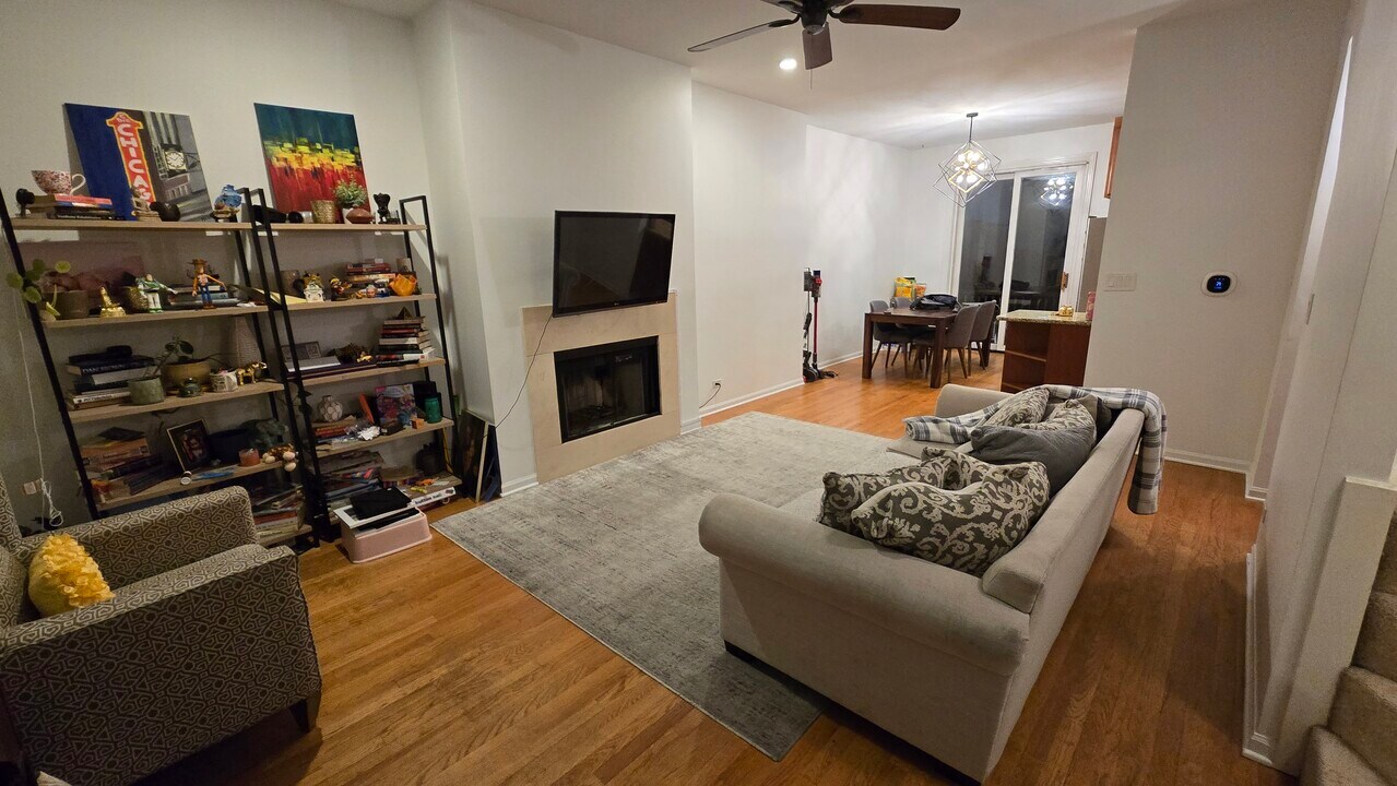 1733 W Crystal St in Chicago, IL - Building Photo