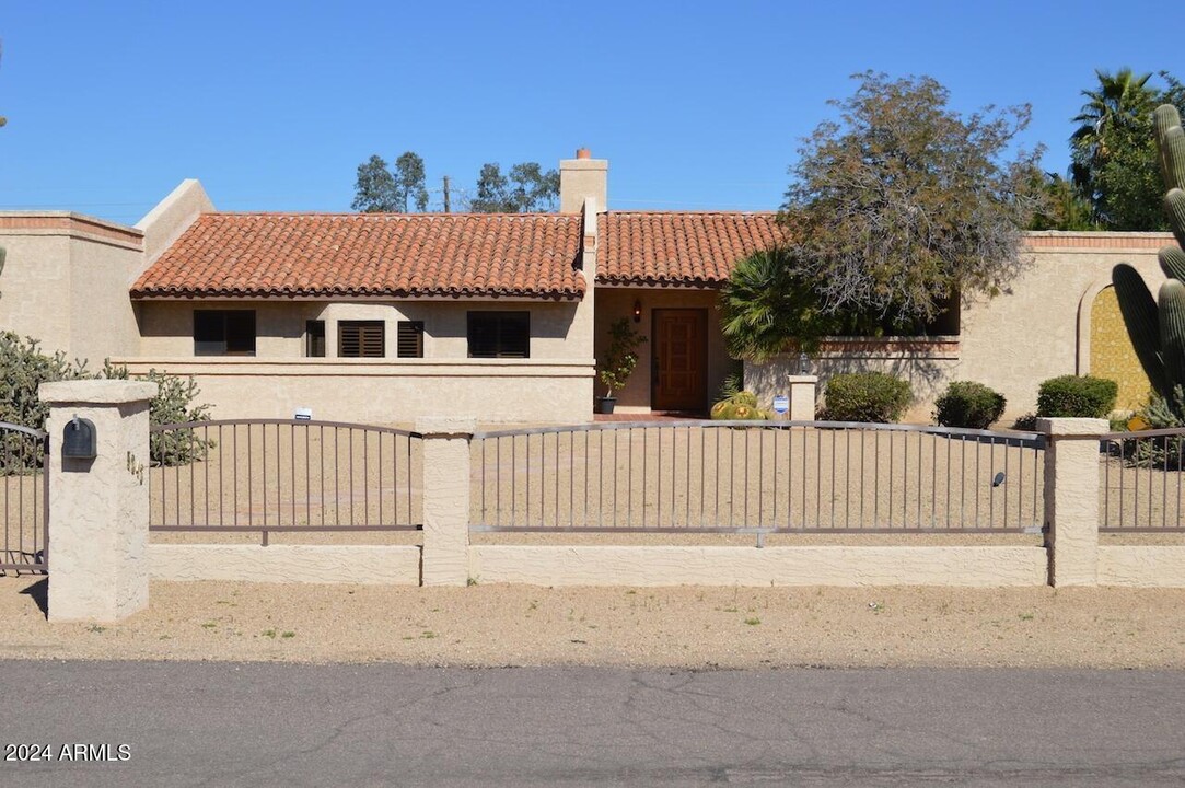 5242 W Fallen Leaf Ln in Glendale, AZ - Building Photo