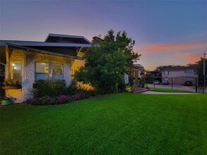 3702 Audubon Pl in Houston, TX - Building Photo - Building Photo