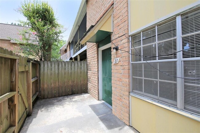 1433 Cedar Post Ln in Houston, TX - Building Photo - Building Photo