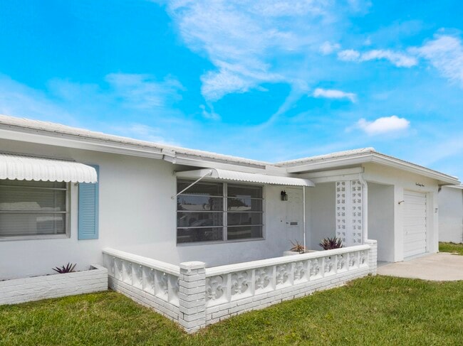 127 Leisureville Blvd in Boynton Beach, FL - Building Photo - Building Photo