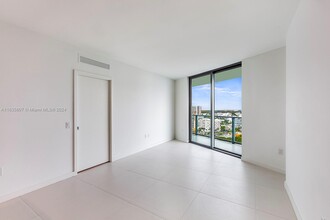 501 NE 31st St, Unit 1610 in Miami, FL - Building Photo - Building Photo