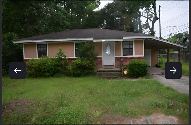 property at 2802 Southwood Dr