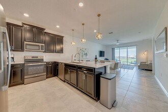 9327 Sommerset Hills Dr in Davenport, FL - Building Photo - Building Photo